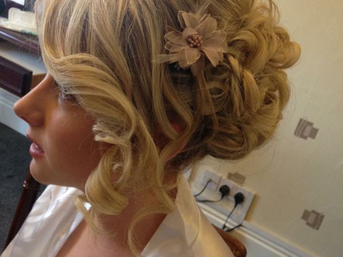 Wedding and bridal hair